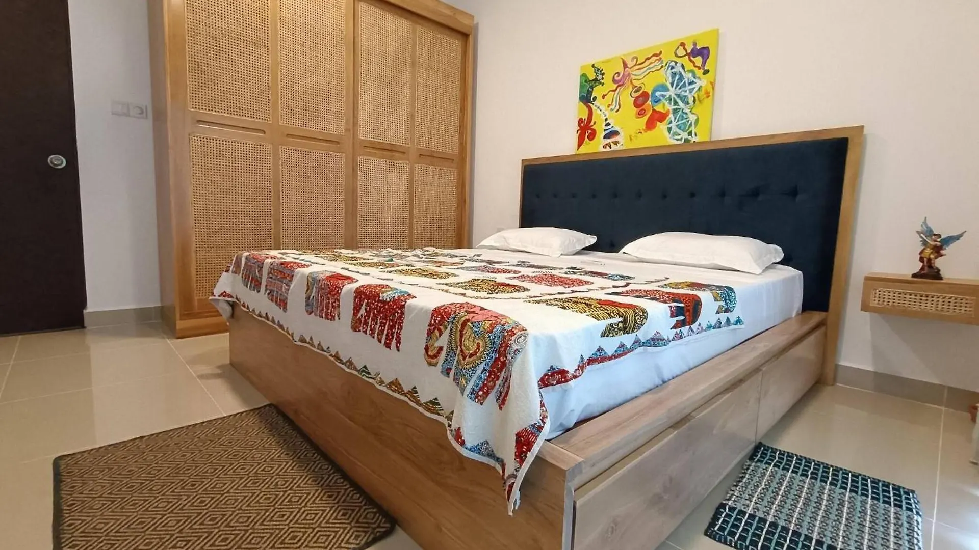 Santorini Resort Art Of Living Apartment Negombo 48