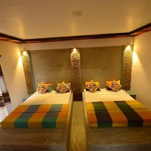  Couette-café Eco Chalet - Airport Transit