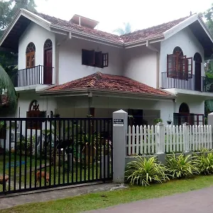 Bed and breakfast Le Meridien For Foreign Travelers, Negombo